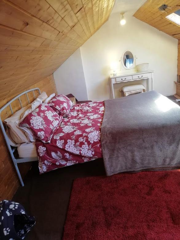 Cozy Loft In Bushey, 20 Mins By Train To Euston London Apartment ภายนอก รูปภาพ