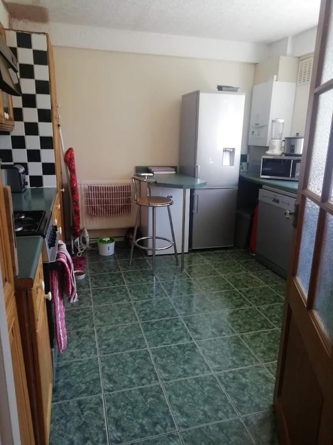 Cozy Loft In Bushey, 20 Mins By Train To Euston London Apartment ภายนอก รูปภาพ