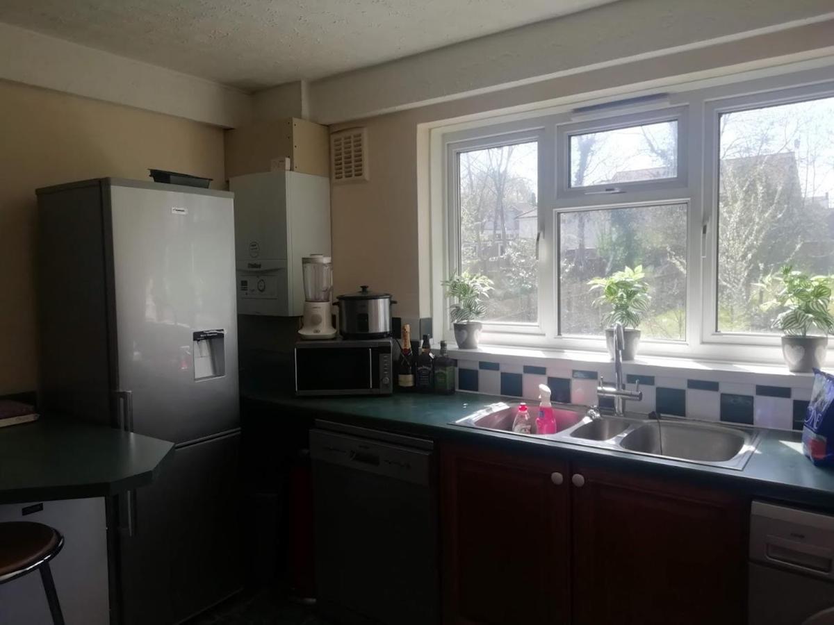 Cozy Loft In Bushey, 20 Mins By Train To Euston London Apartment ภายนอก รูปภาพ