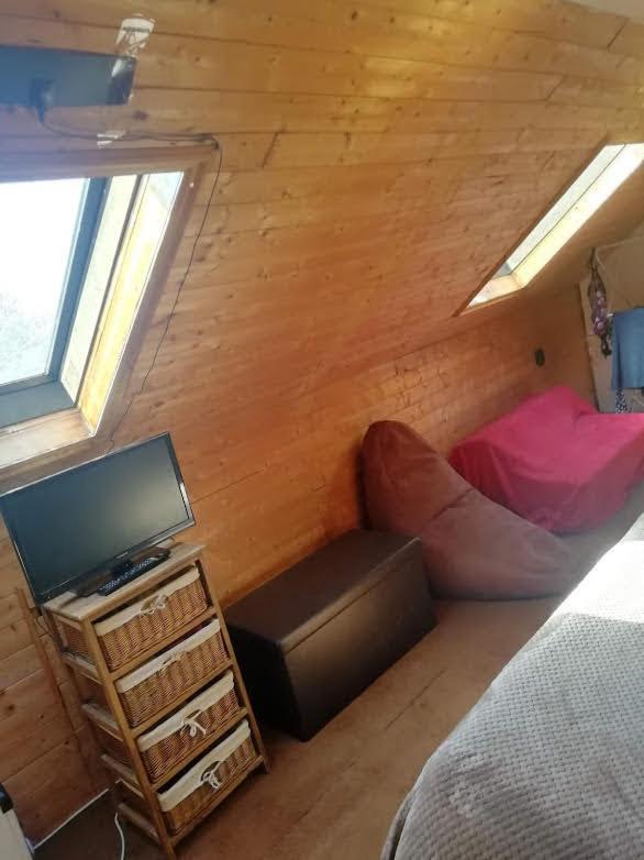 Cozy Loft In Bushey, 20 Mins By Train To Euston London Apartment ภายนอก รูปภาพ