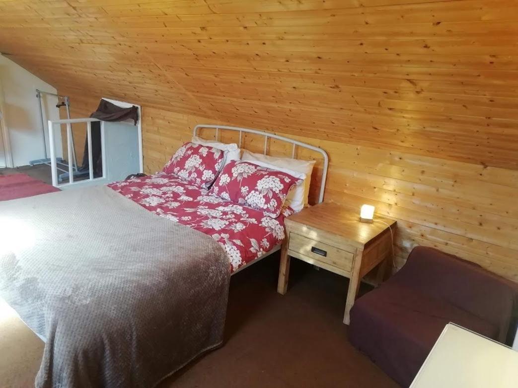 Cozy Loft In Bushey, 20 Mins By Train To Euston London Apartment ภายนอก รูปภาพ