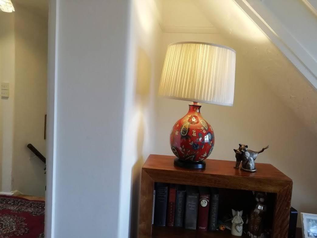 Cozy Loft In Bushey, 20 Mins By Train To Euston London Apartment ภายนอก รูปภาพ